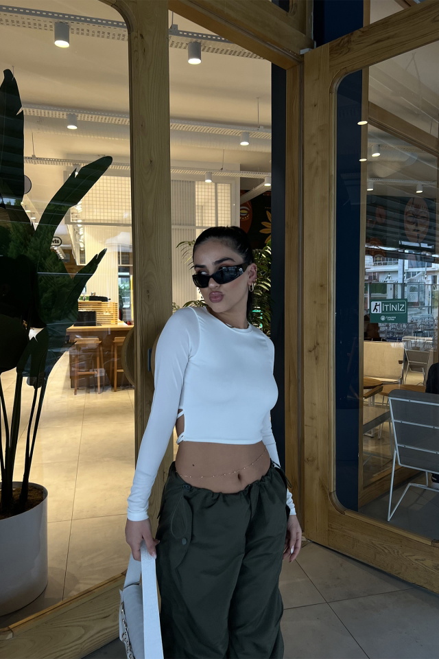 Beyaz Sırt Detay Basic Crop Top