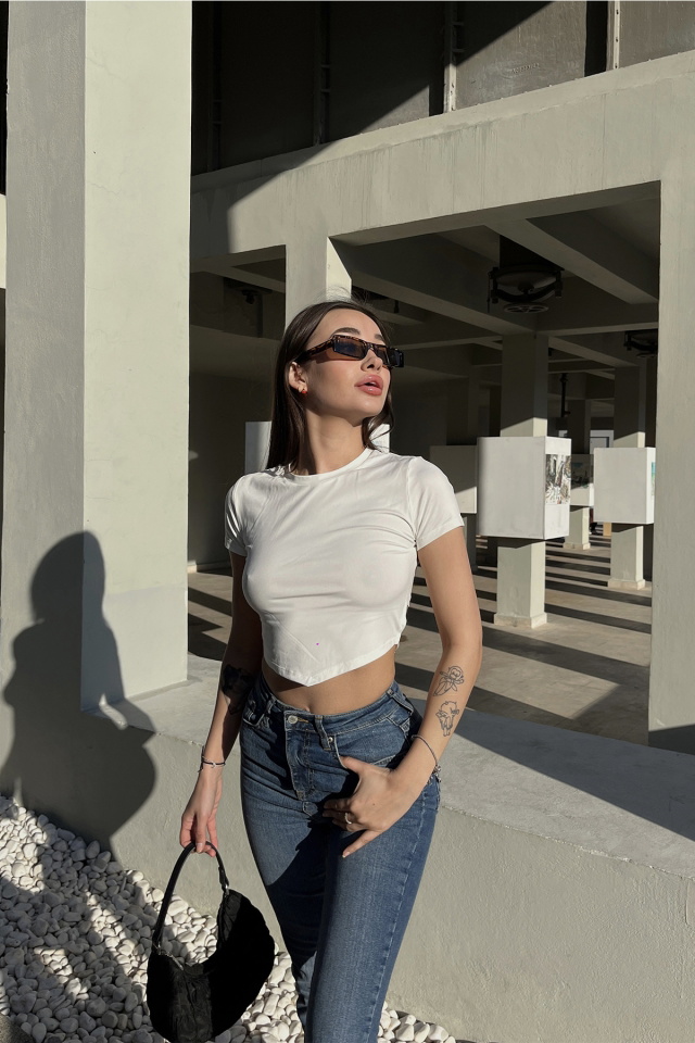 Beyaz Sırt Detay Crop Top ATE5123 