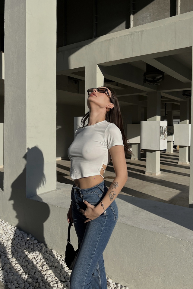 Beyaz Sırt Detay Crop Top ATE5123 - 4