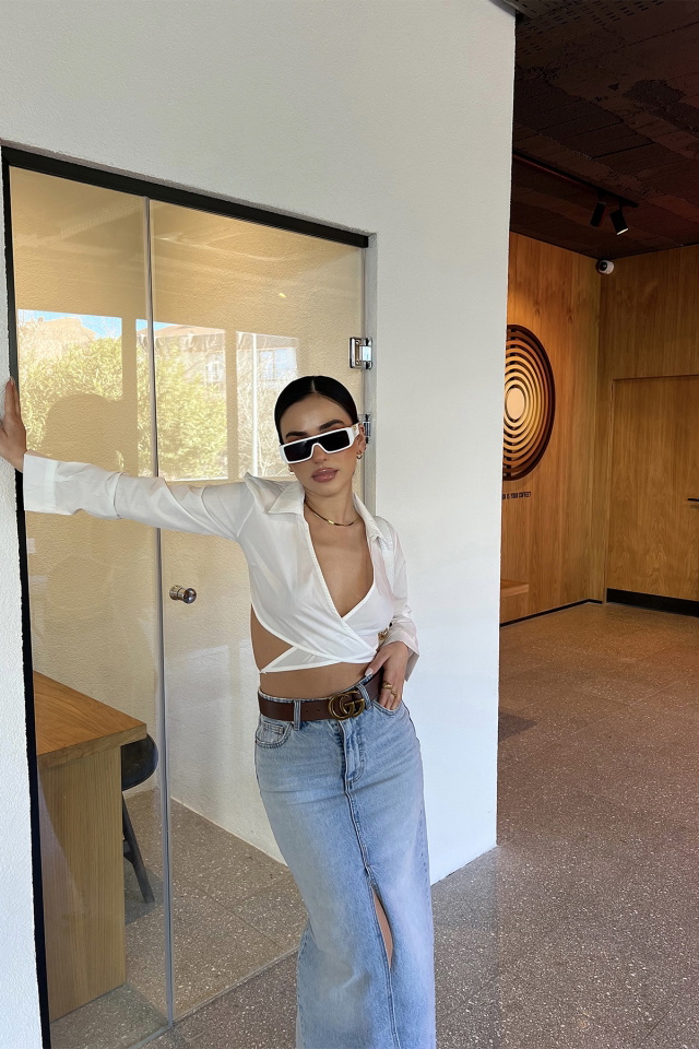 Beyaz Sırt Detay Gömlek Yaka Crop Top