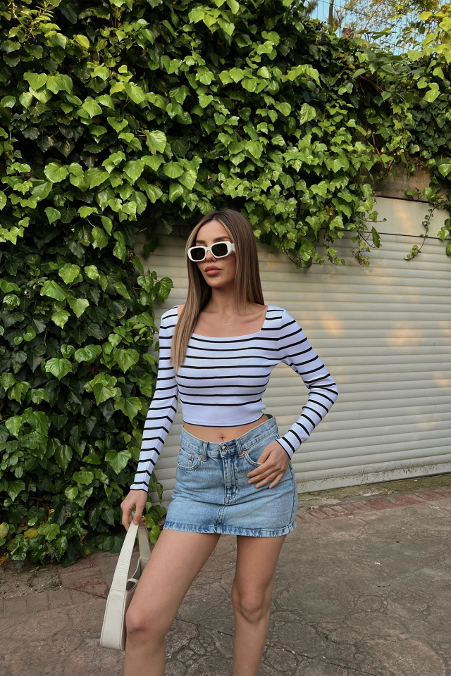 Beyaz Siyah Çizgili Crop Top ATE6429 - 1