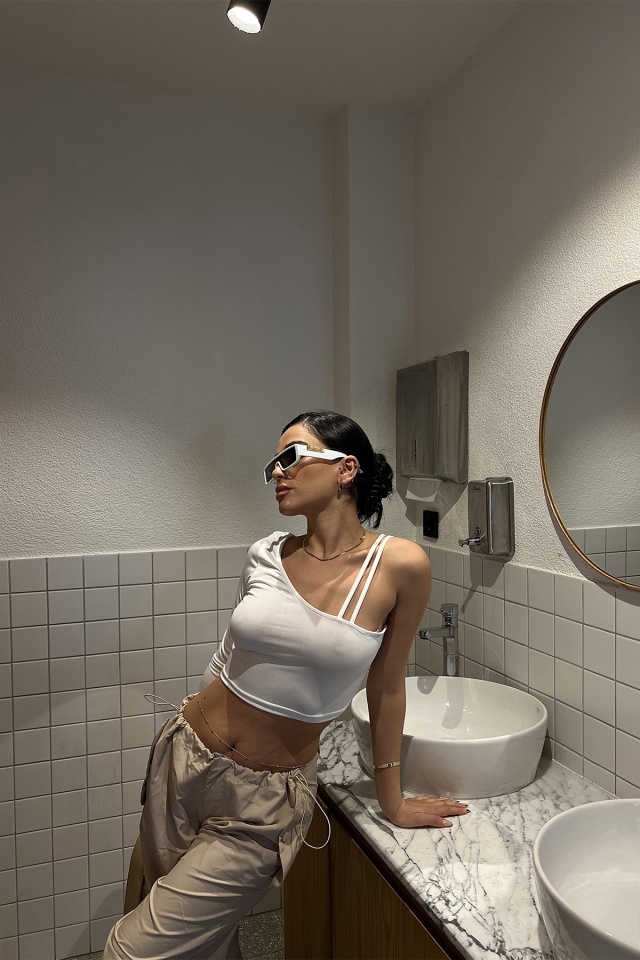 Beyaz Tek Kol Crop Top ATE3267 - 3