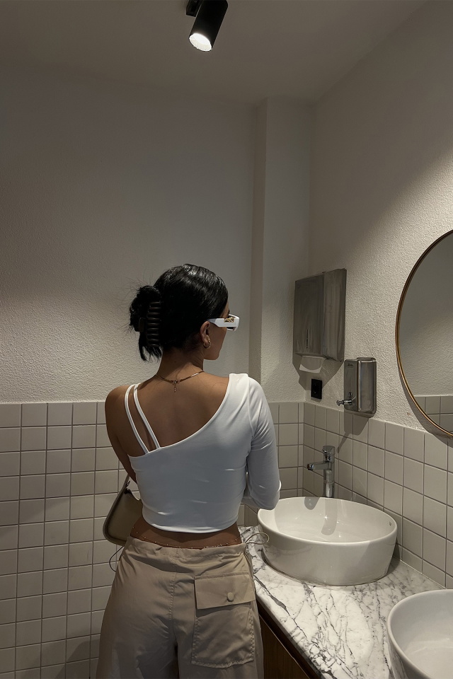 Beyaz Tek Kol Crop Top ATE3267 - 4