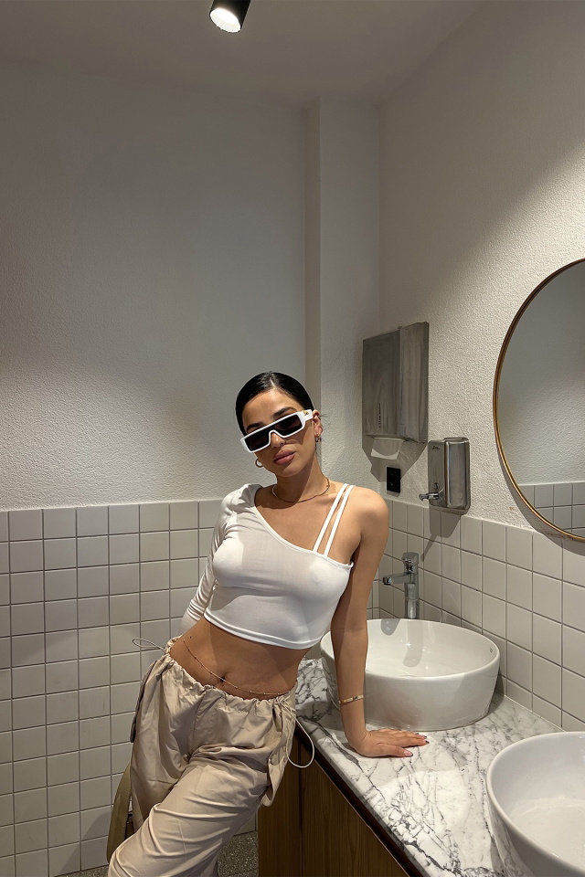Beyaz Tek Kol Crop Top ATE3267 - 1