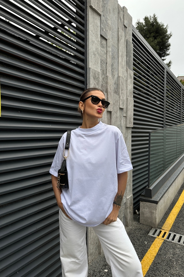Beyaz Wellness Gang Baskılı Tişört ATE5077