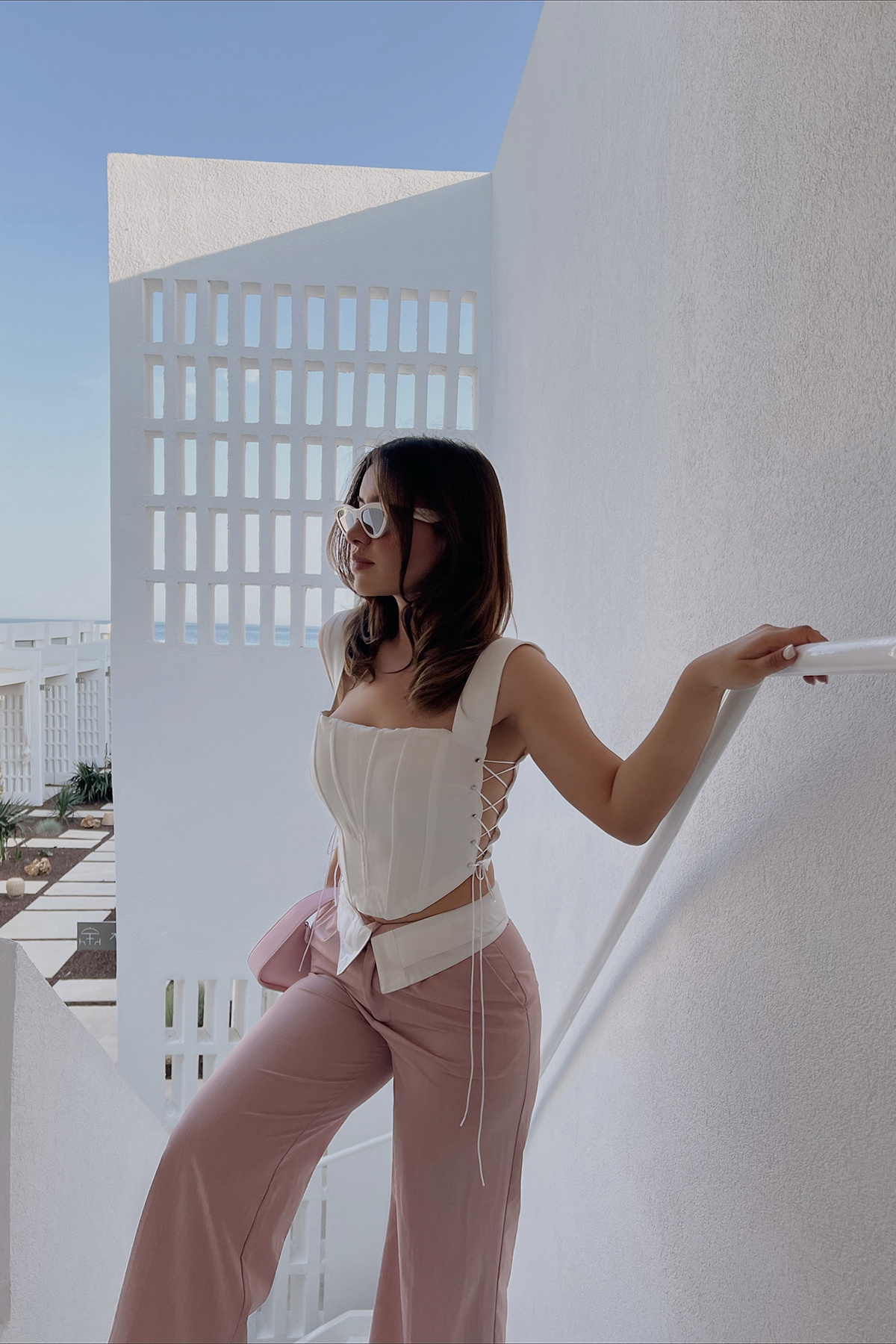 Beyaz Yandan Bağlamalı Crop Top - 1