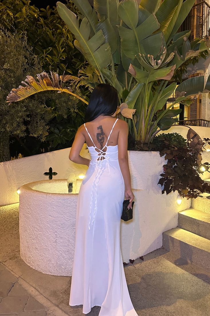 Beyaz Yırtmaç Detay Sırtı Bağlamalı Elbise ATE8290 - EYYO