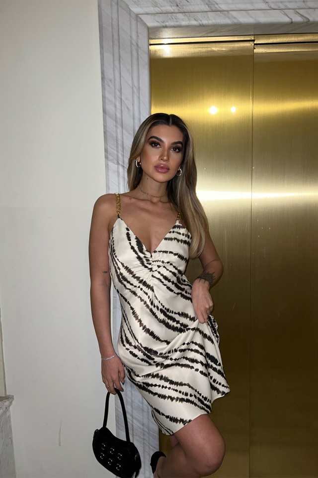 Beyaz Zincir Detay Mini Elbise ATE3766 