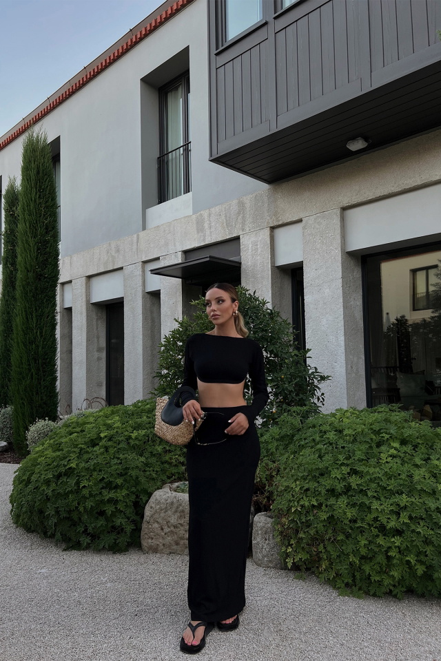 Black Back Detail Set With Skirt ATE1814 - 7