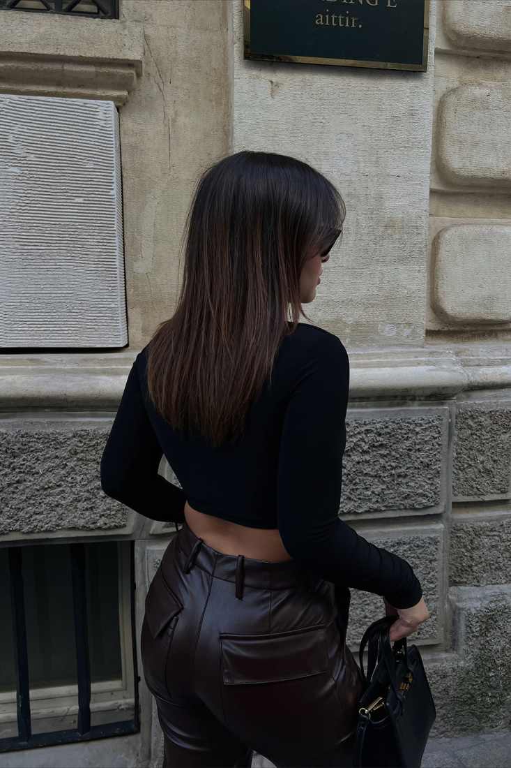 Black Chest Detail Crop Top ATE2233 - EYYO