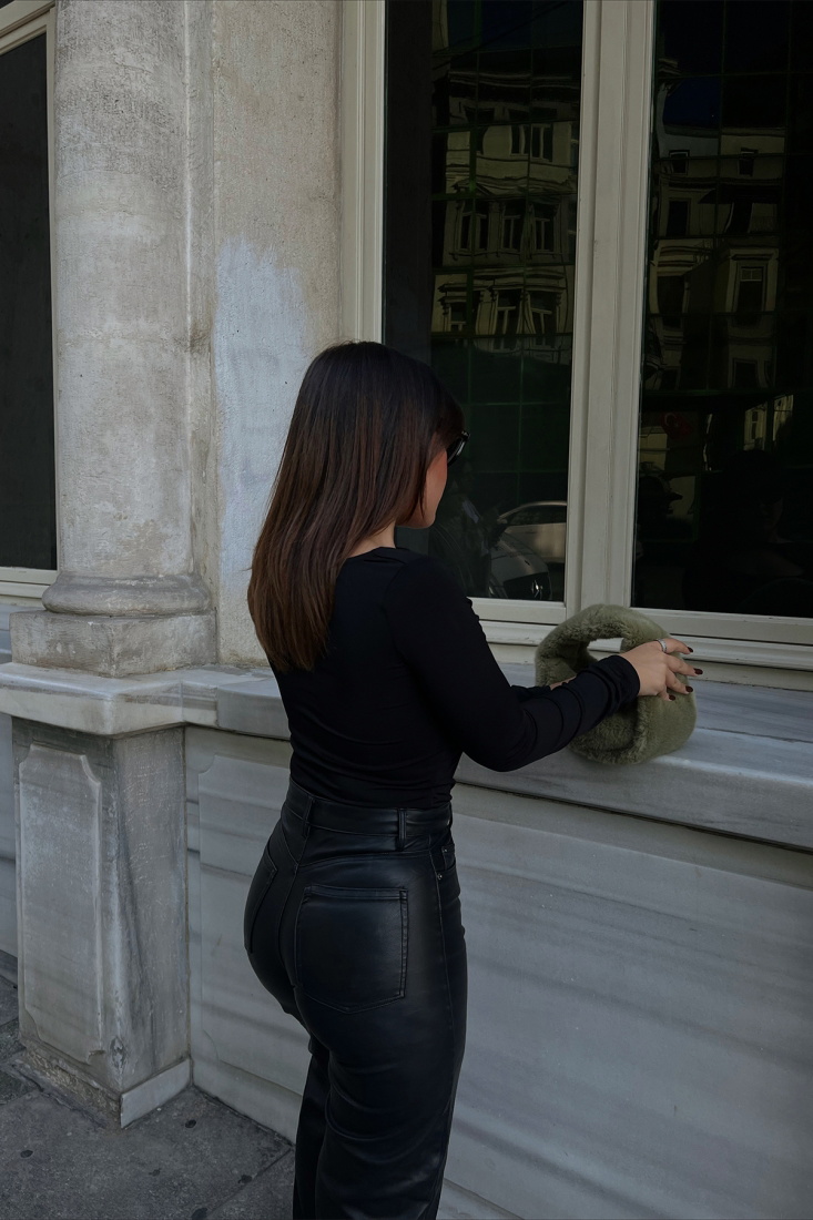 Black Front Open Detail Bodysuit ATE2222 - EYYO