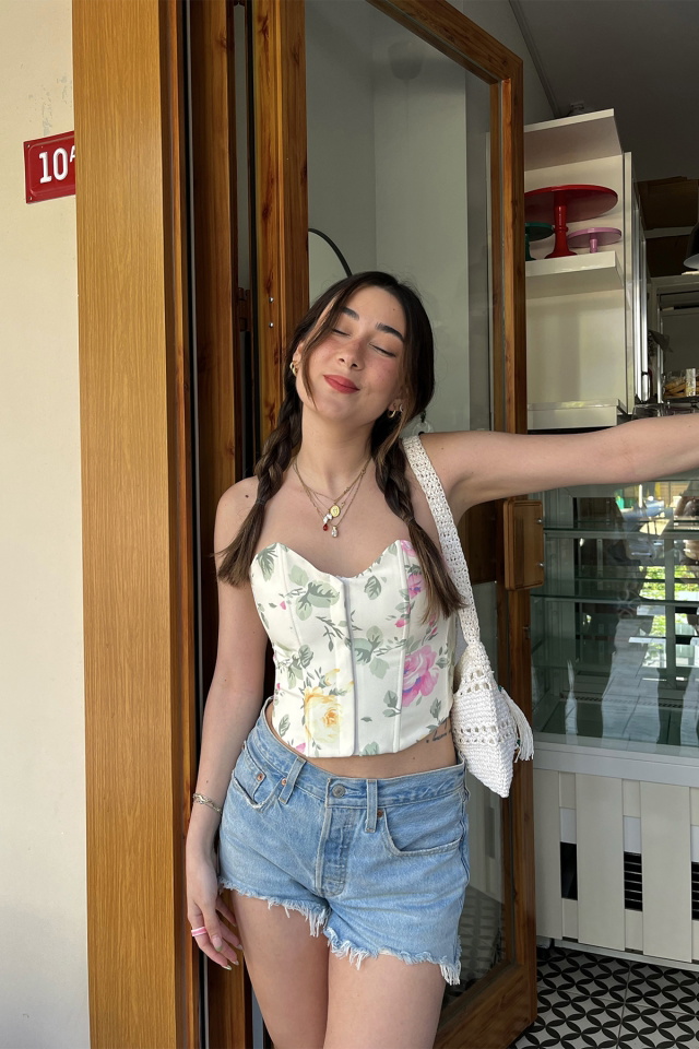 Krem Çiçekli Crop Top