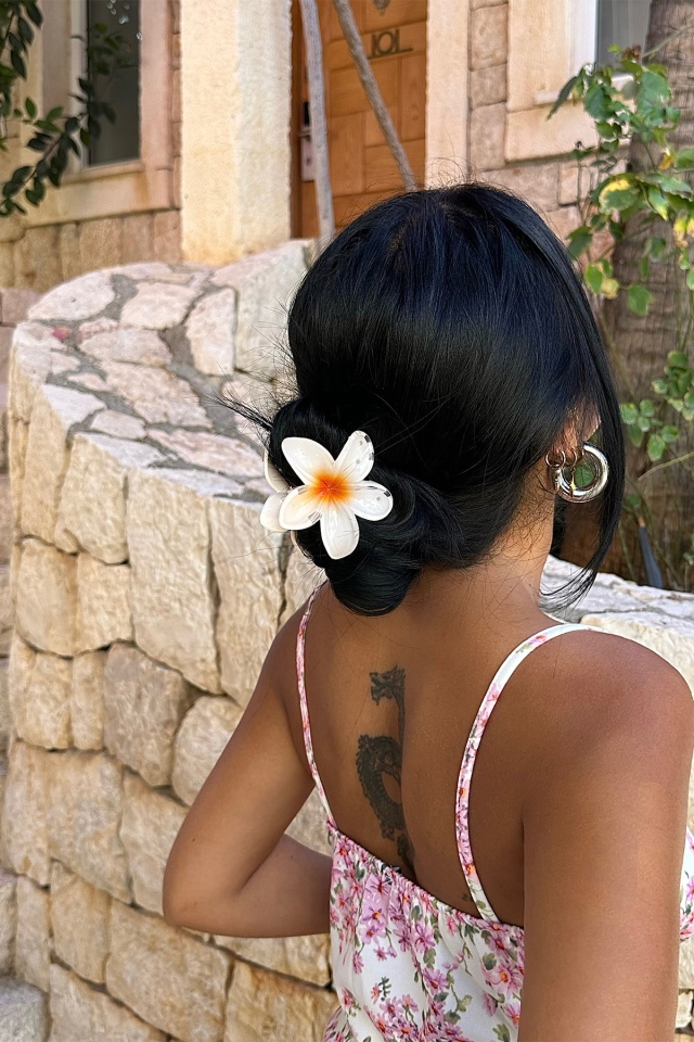 Kırık Beyaz Çiçekli Lotus Toka ATEL2215 