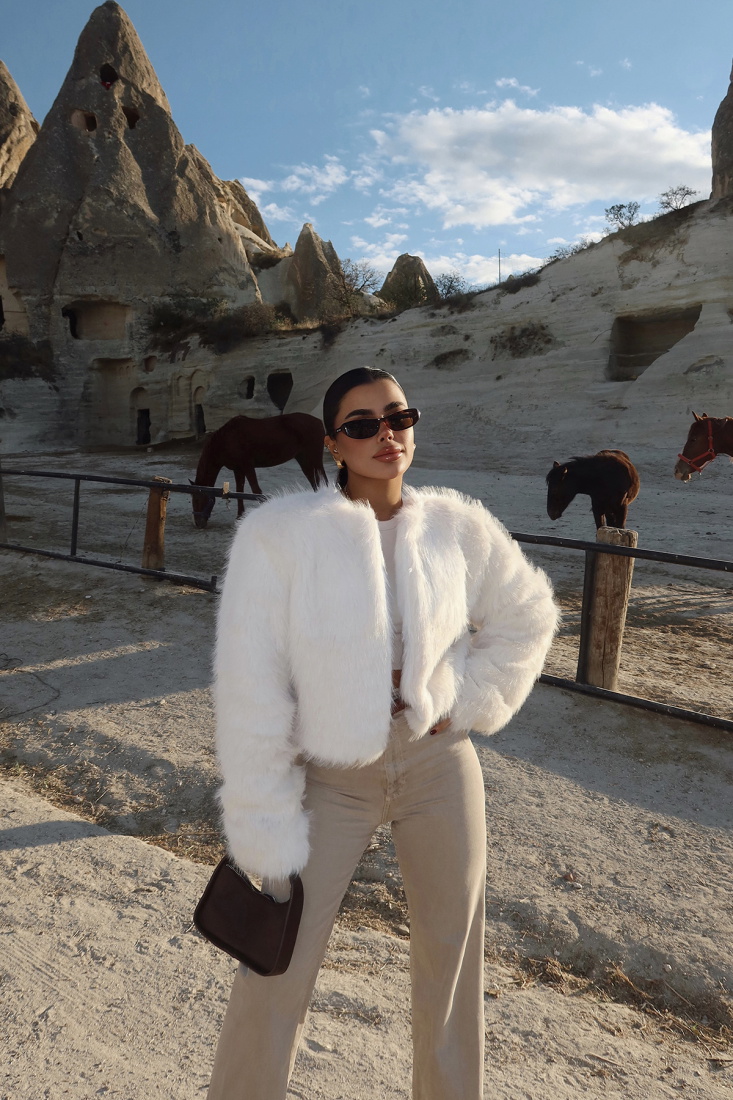 Ekru Leroy Kürk ATE-1709 - EYYO