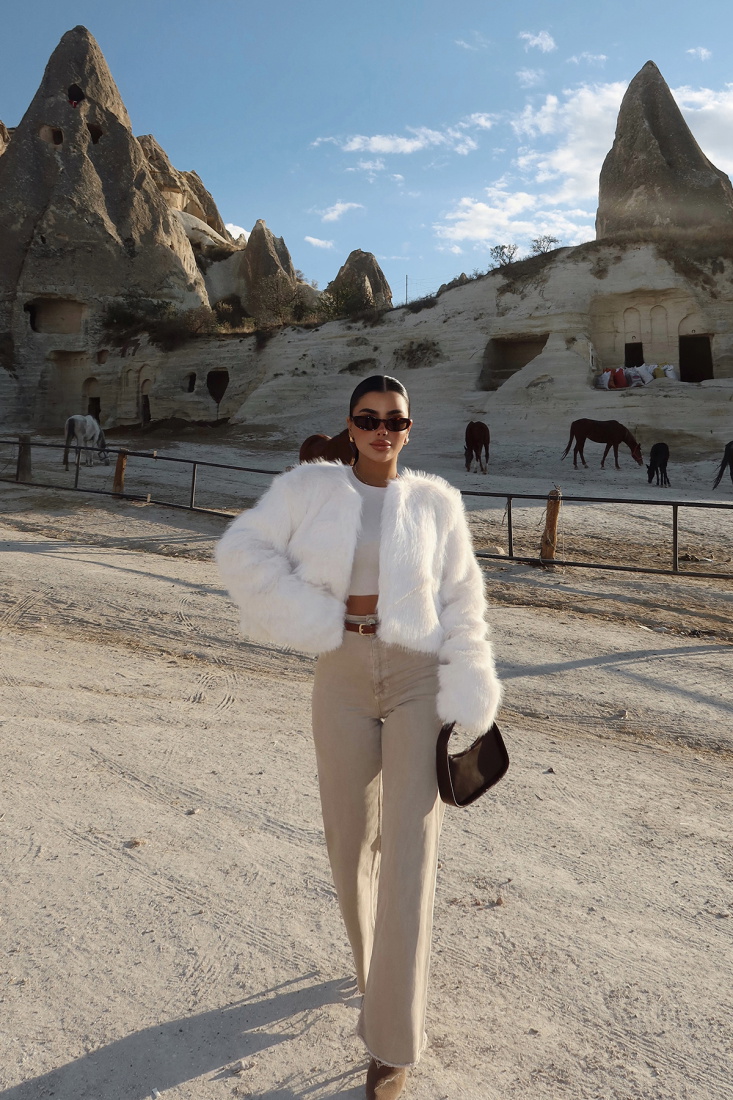 Ekru Leroy Kürk ATE-1709 - EYYO