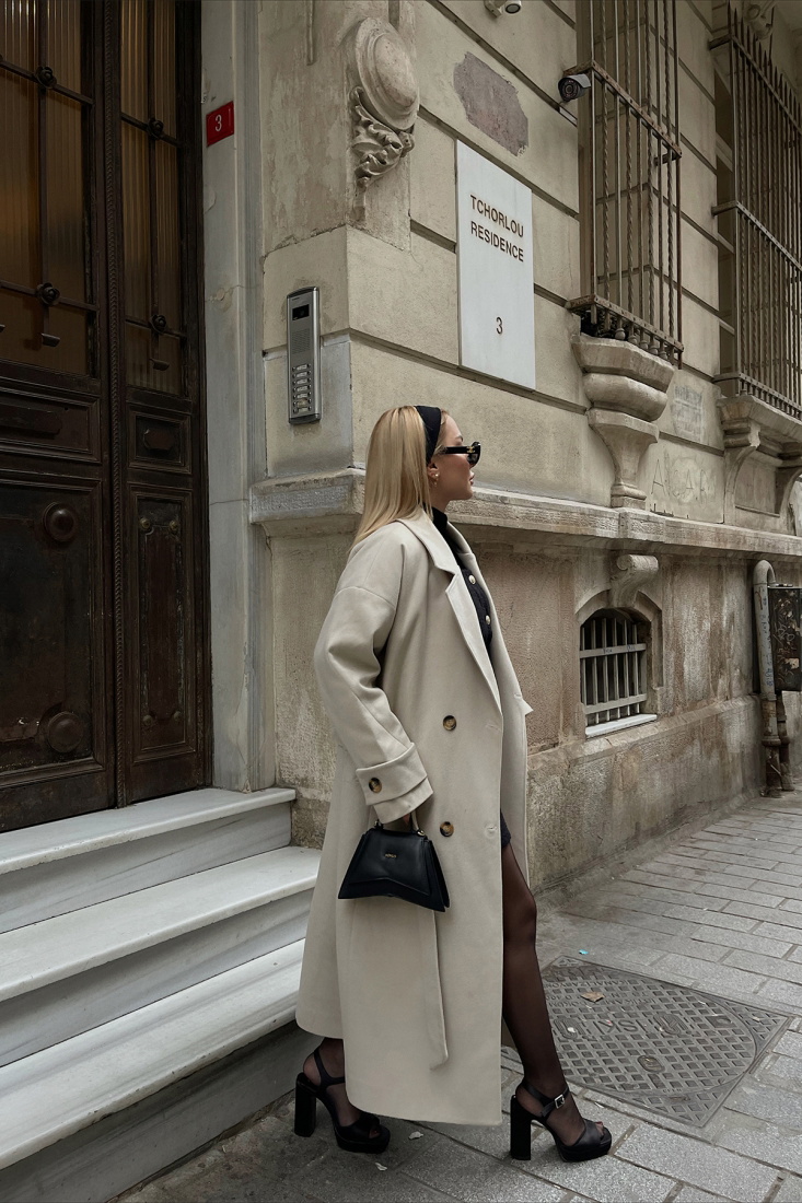 Ekru Kruvaze Yaka Önü Düğmeli Kaban ATE2795 - EYYO