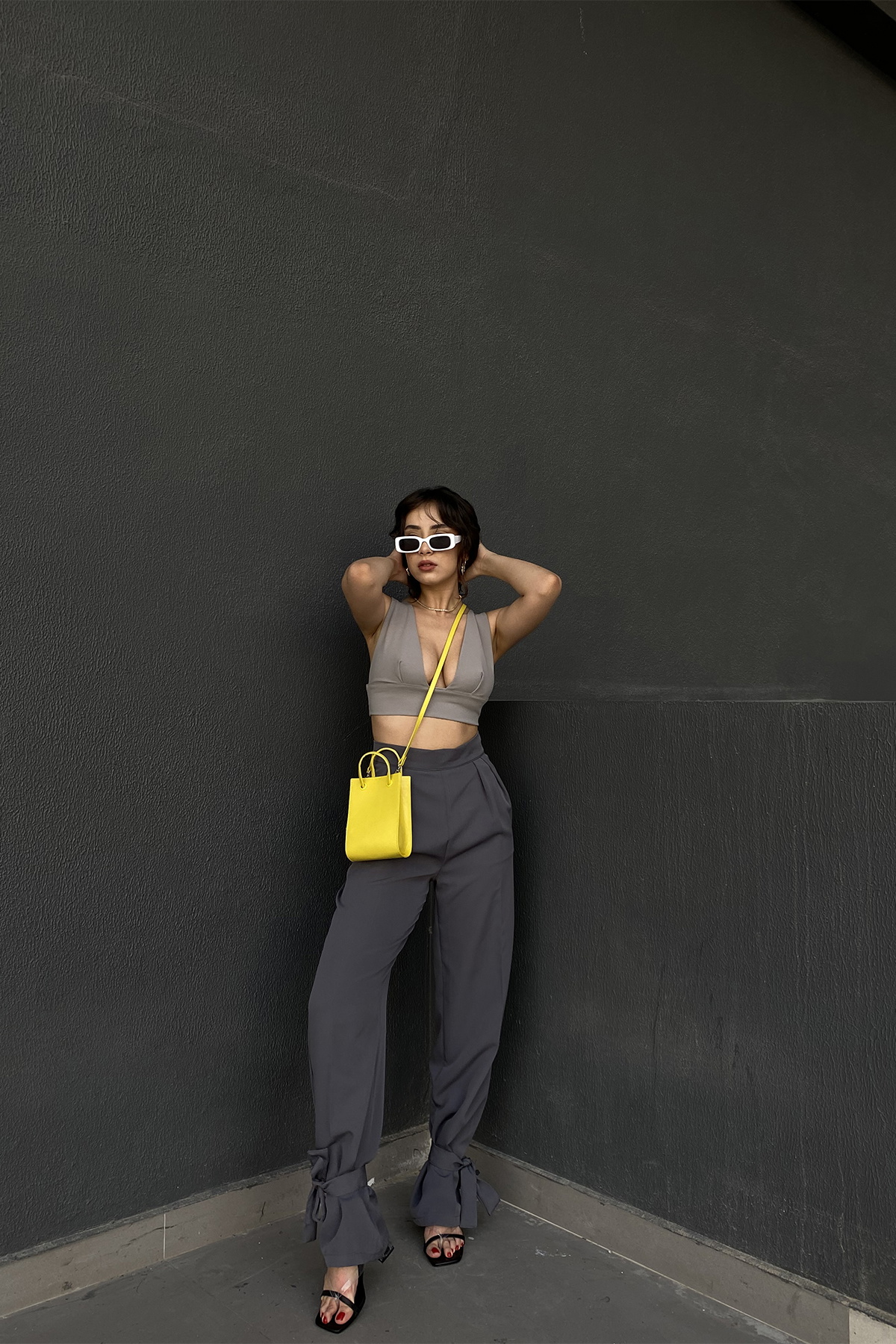 Gri Askılı Crop Top - 4