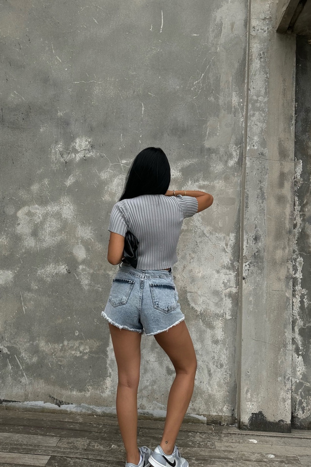 Gri Düğme Detay Crop Top ATE7980 - 5