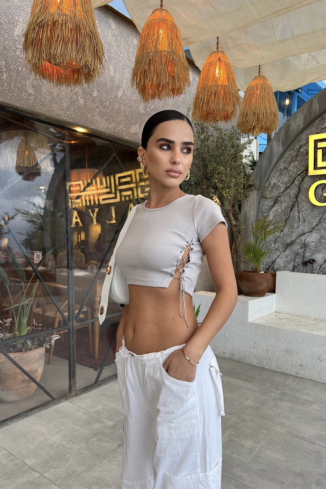 Gri Taş Detay Bağlamalı Crop Top