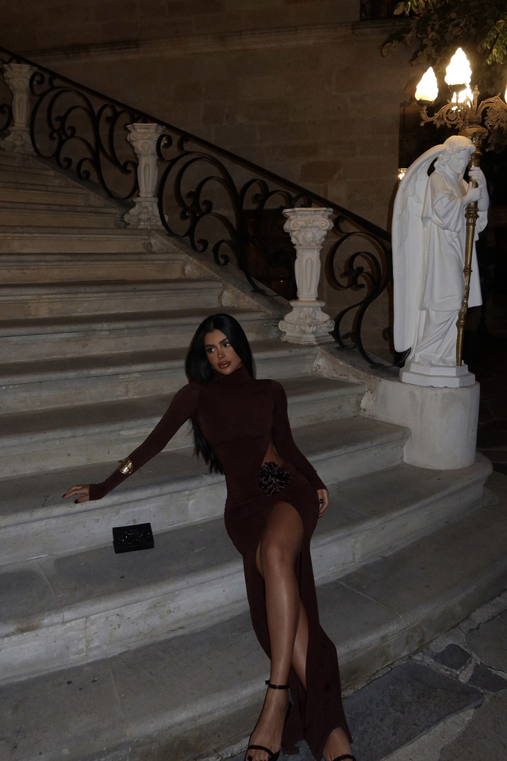 Kahverengi Tedra Gül Aksesuarlı Elbise ATE-1795 - EYYO