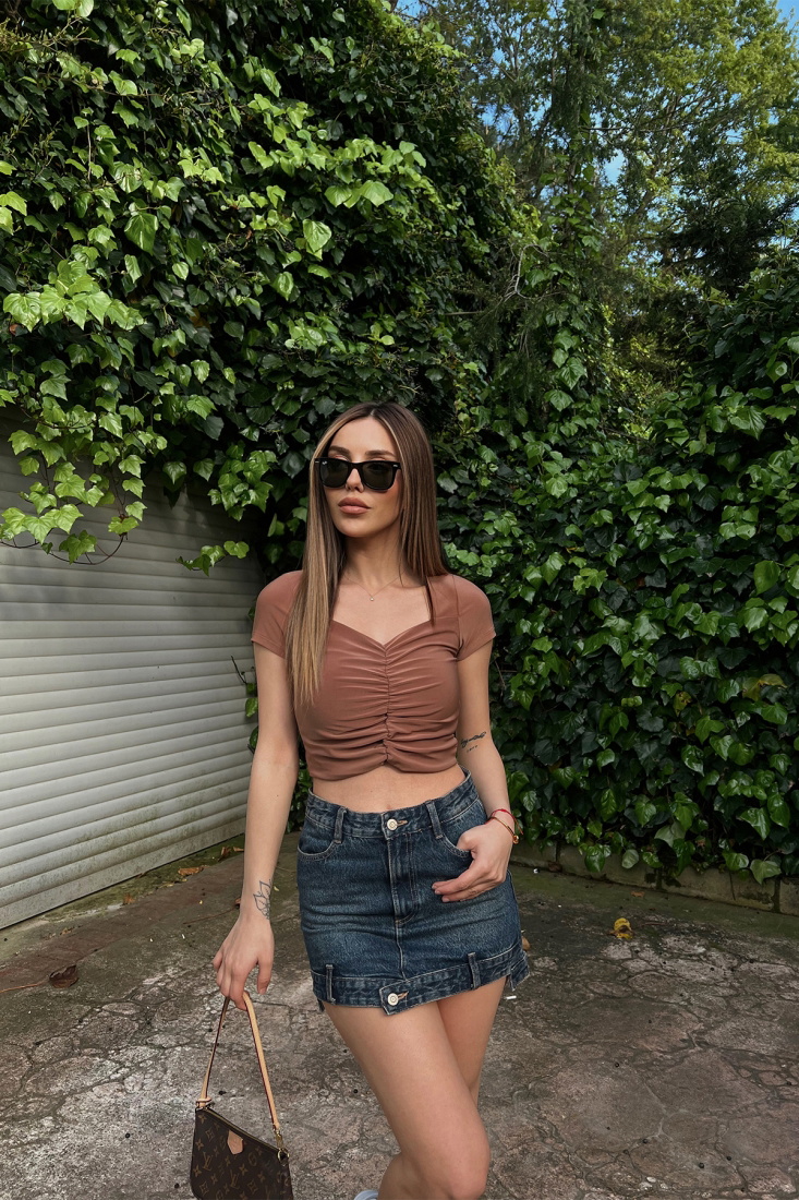 Kahverengi Önü Büzgülü Crop Top ATE6409 - EYYO
