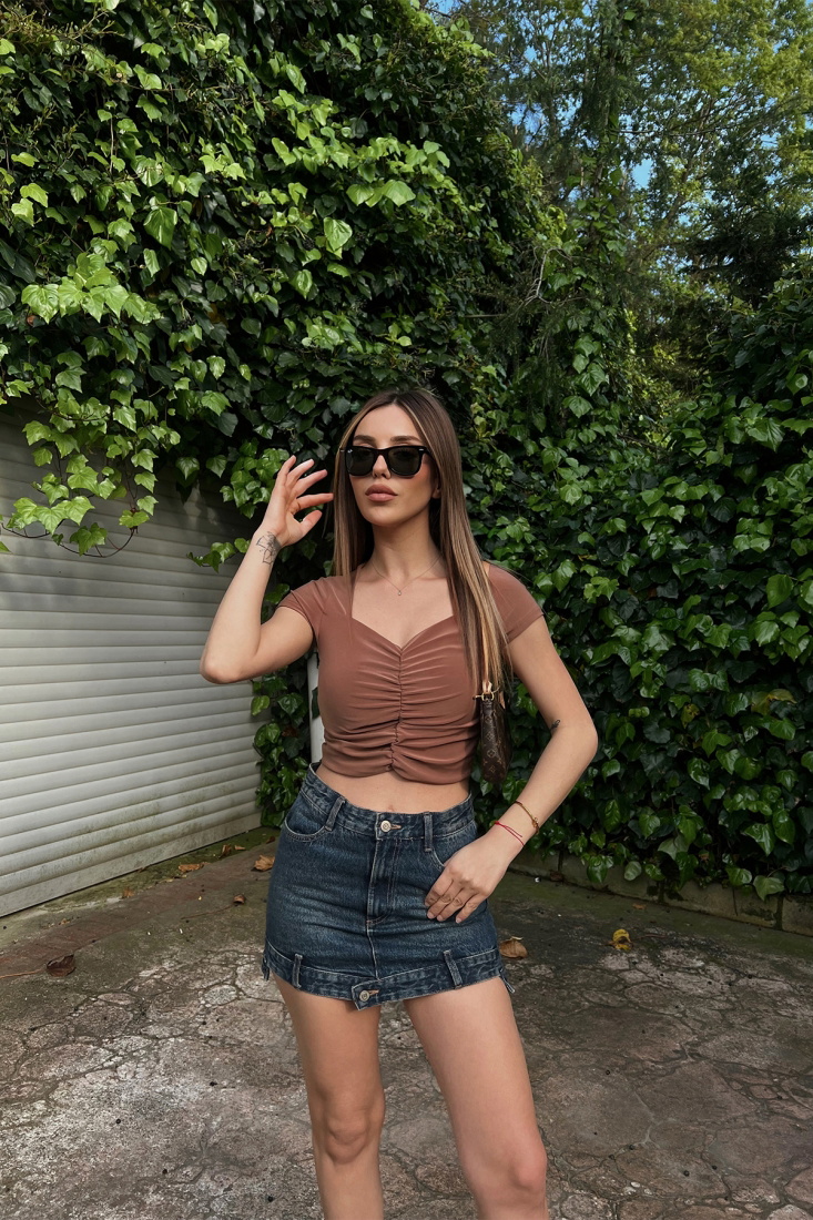 Kahverengi Önü Büzgülü Crop Top ATE6409 - EYYO