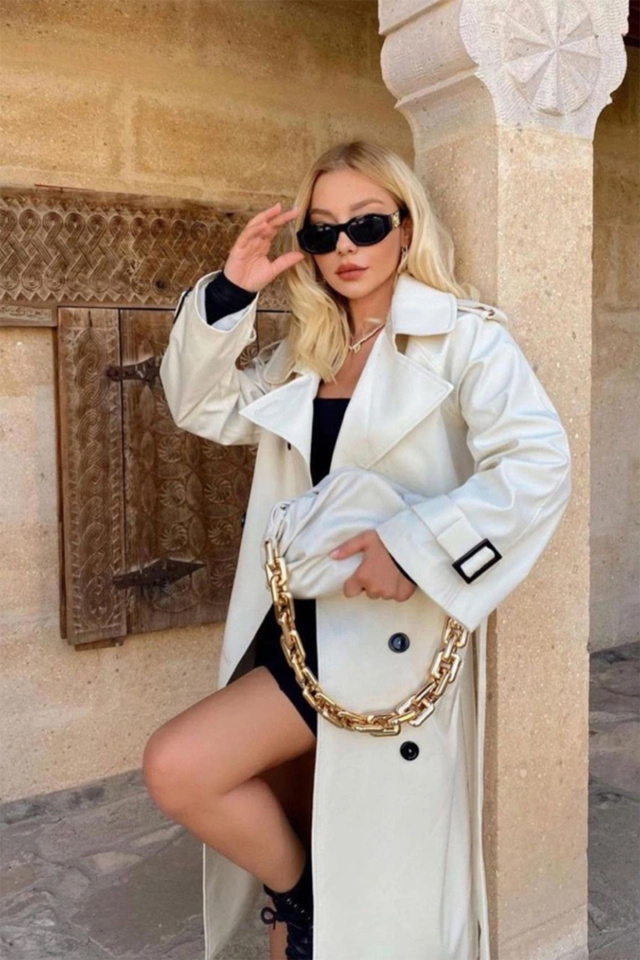 Kırık Beyaz Kolları Kemerli Trenckot ATE-4970 