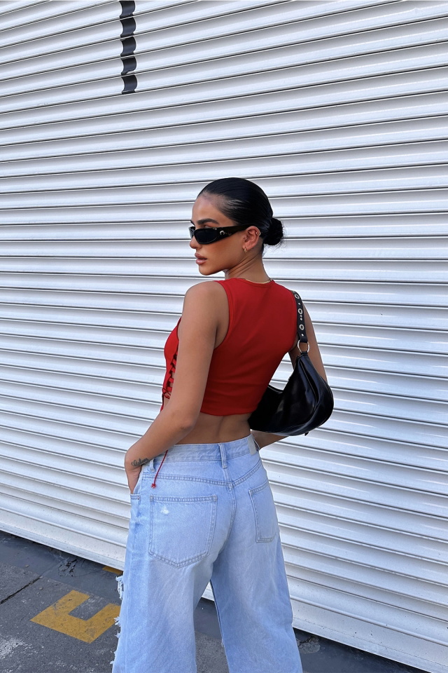 Kırmızı Askılı Bağlamalı Crop Top