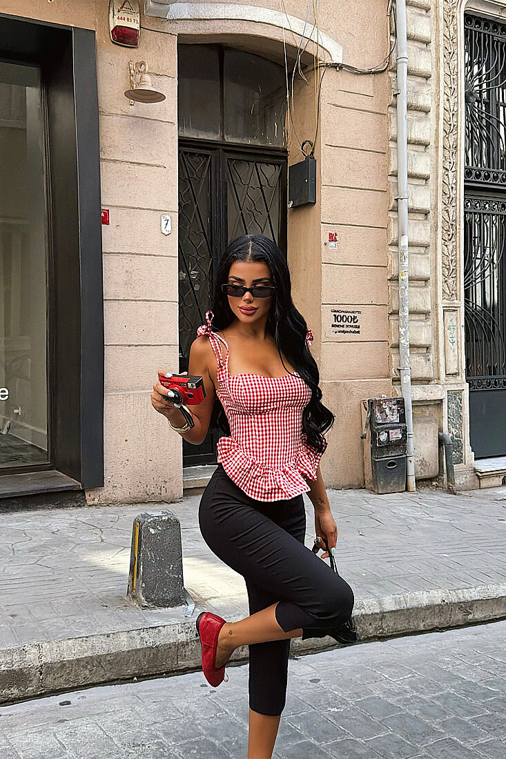 Kırmızı Askılı Crop Top  (1)
