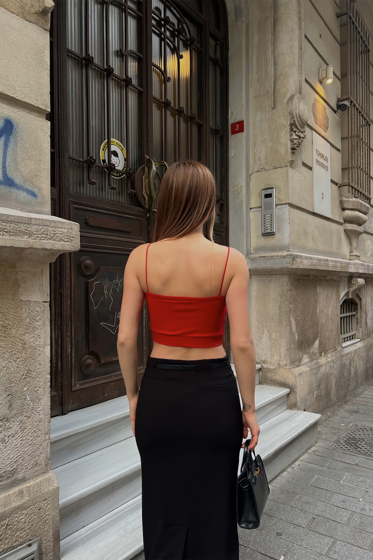 Kırmızı Askılı Pencere Detay Crop Top ATE6838 - EYYO