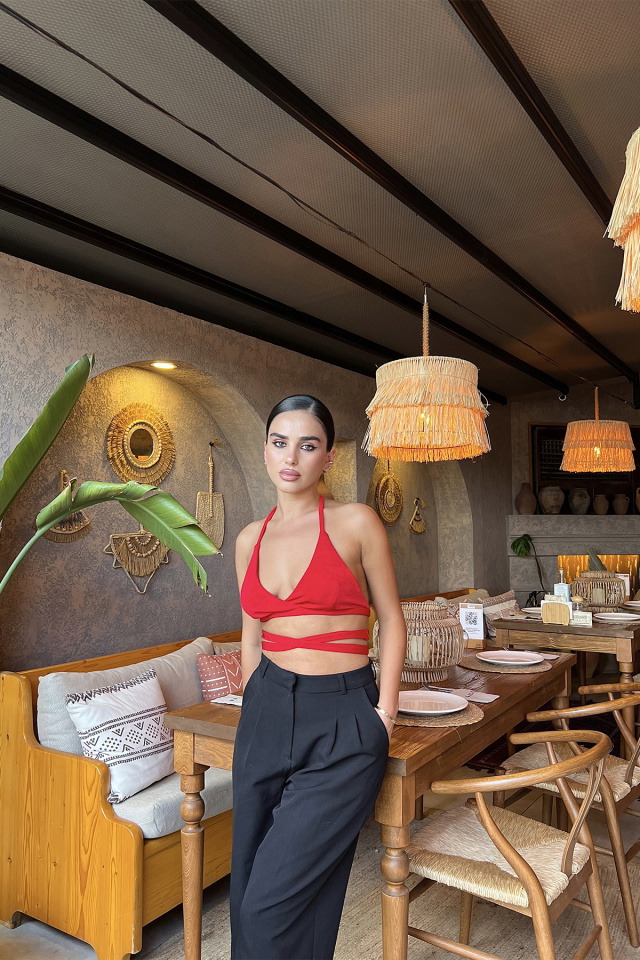 Kırmızı Bağlamalı Crop Top