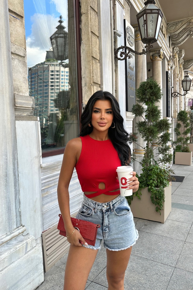 Kırmızı Çapraz Bağlamalı Crop Top