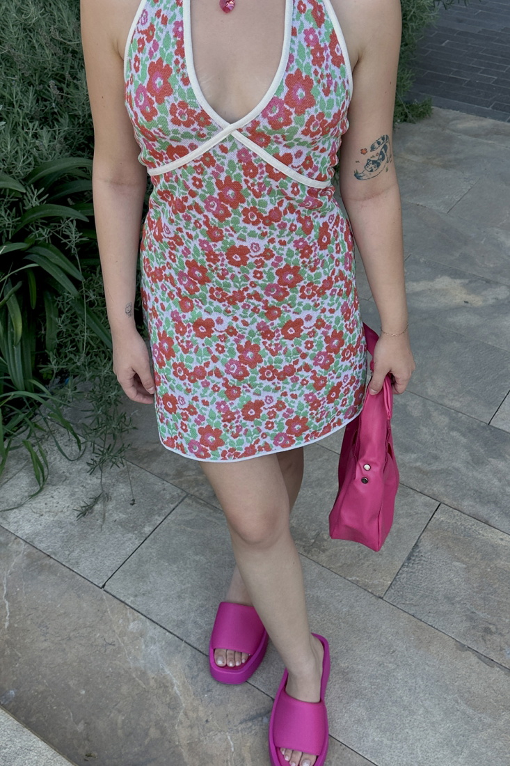 Kırmızı Çiçek Desen Sırt Detay Elbise ATE7766 - EYYO