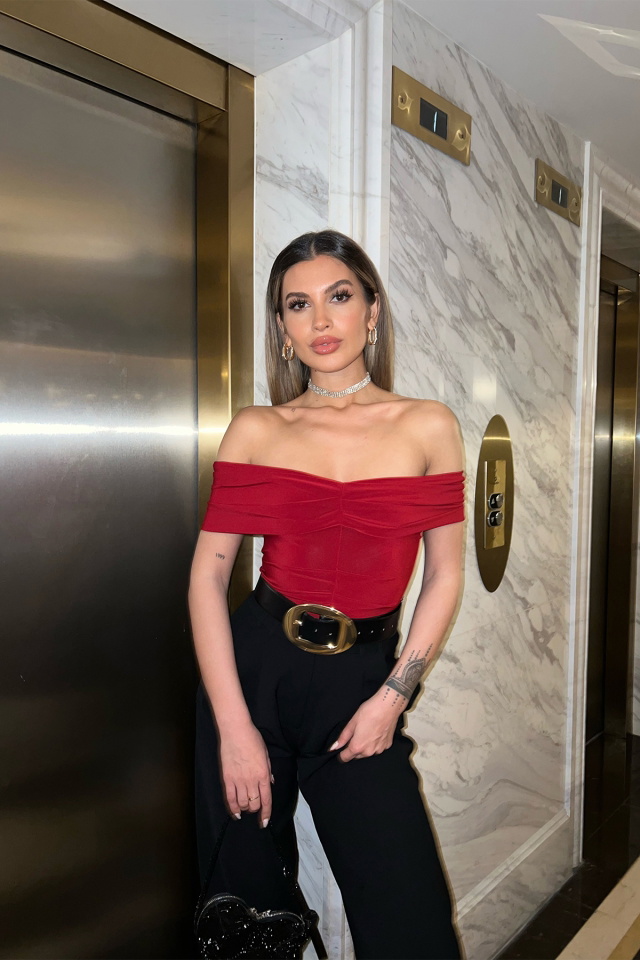 Kırmızı Düşük Kol Crop Top