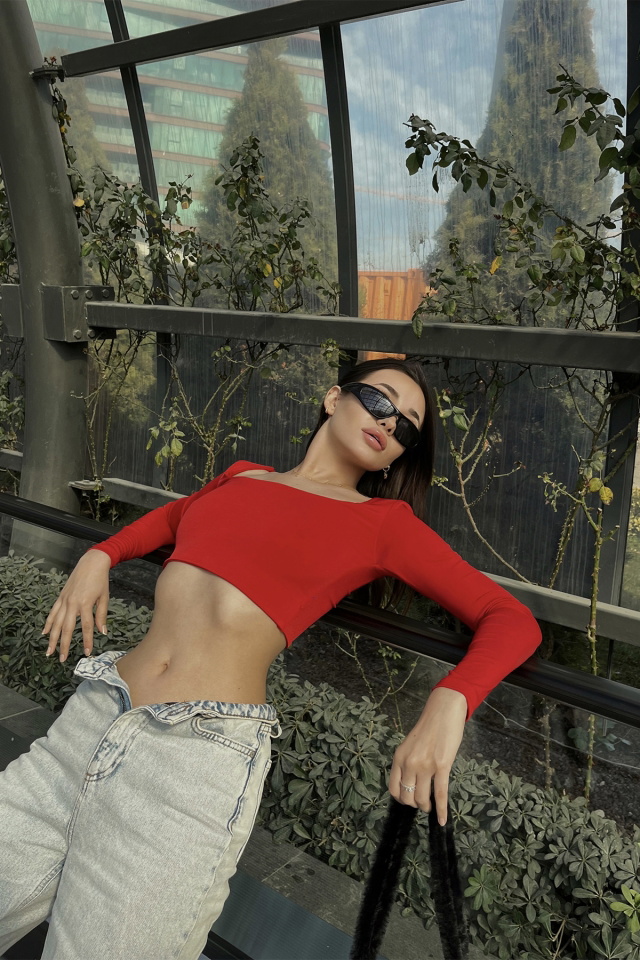 Kırmızı Kare Yaka Crop Top ATE3926