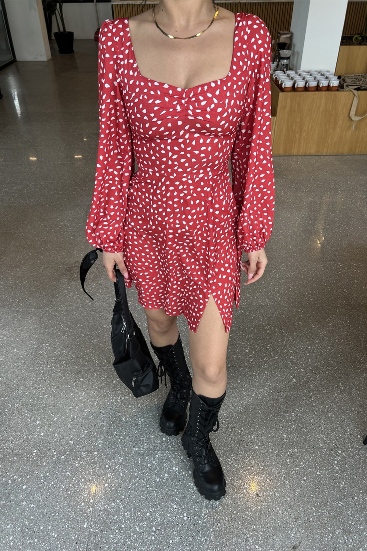 Kırmızı Kare Yaka Yırtmaç Detay Mini Elbise ATE4827 - EYYO