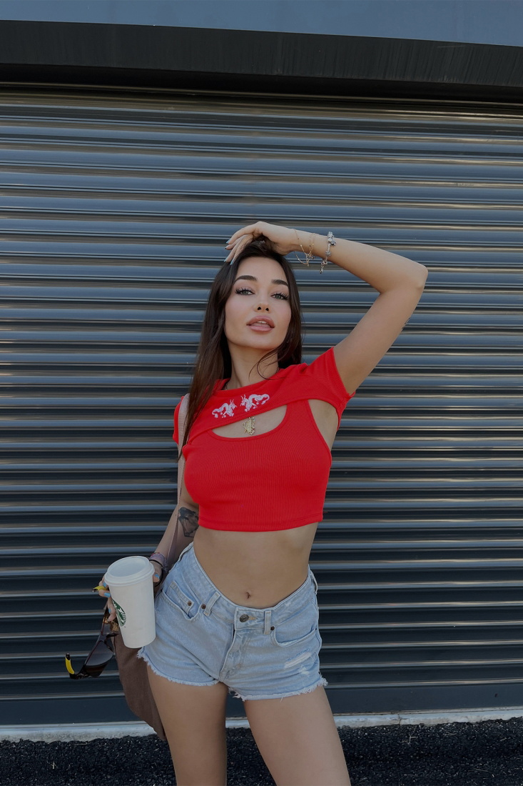 Kırmızı Önü Baskılı Crop Top ATE4962 - EYYO