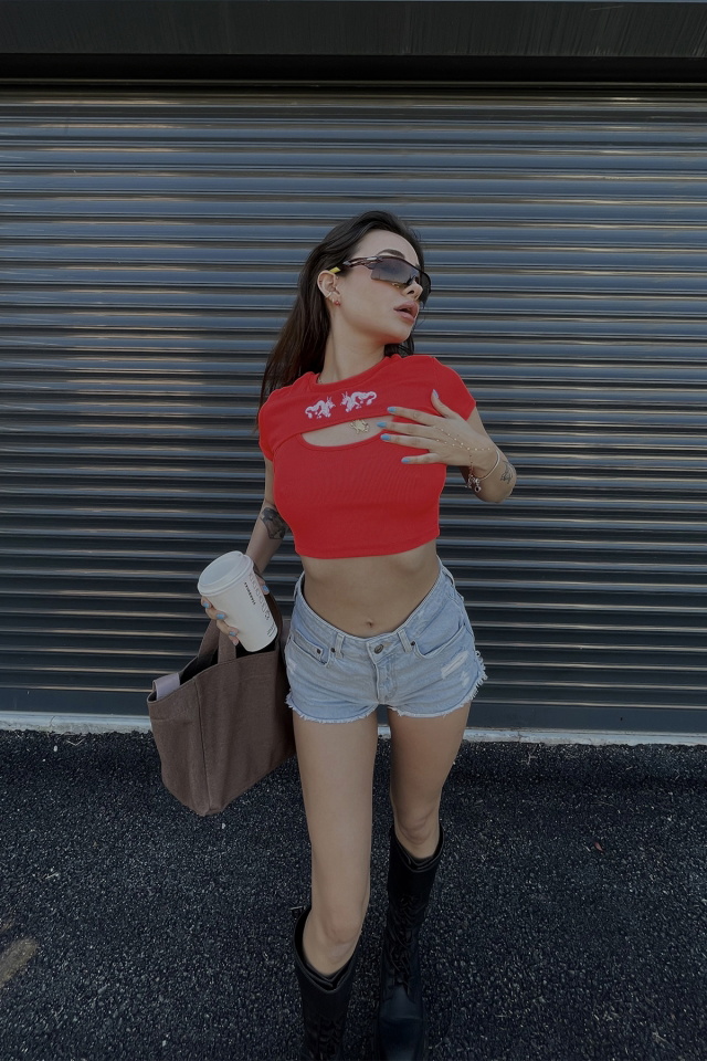 Kırmızı Önü Baskılı Crop Top ATE4962 - 4