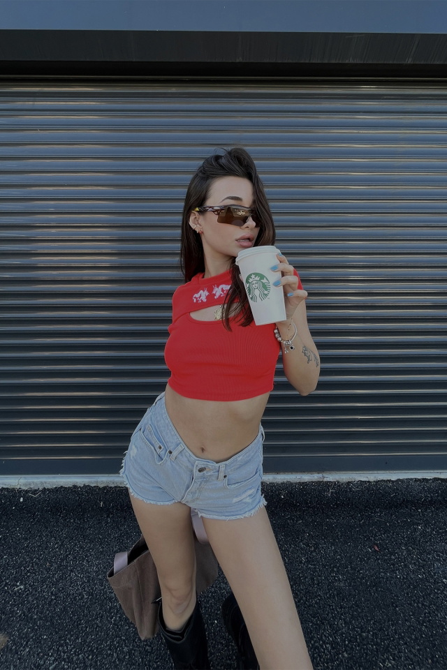 Kırmızı Önü Baskılı Crop Top ATE4962