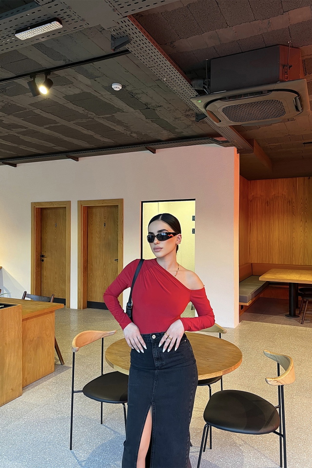 Kırmızı Pencere Detay Crop Top ATE3798 - 1