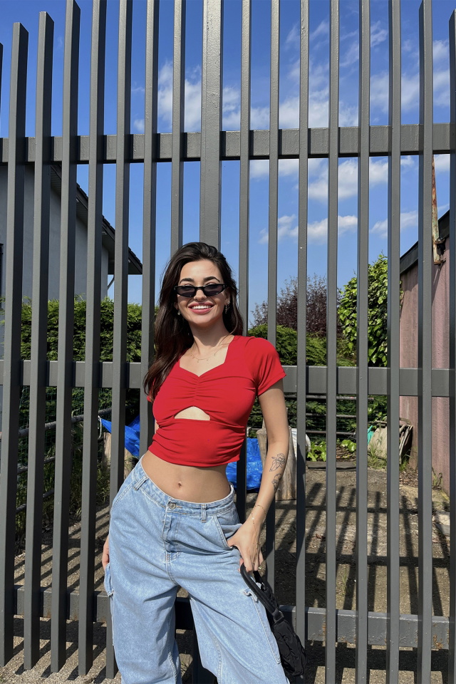 Kırmızı Pencere Detay Crop Top ATE6475