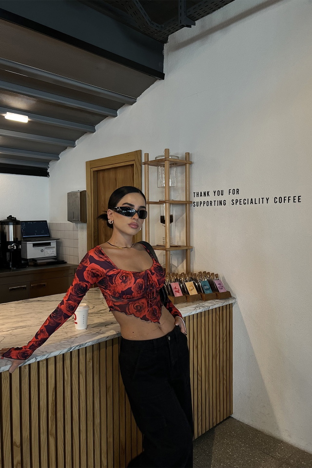 Kırmızı Tül Bağlamalı Crop Top