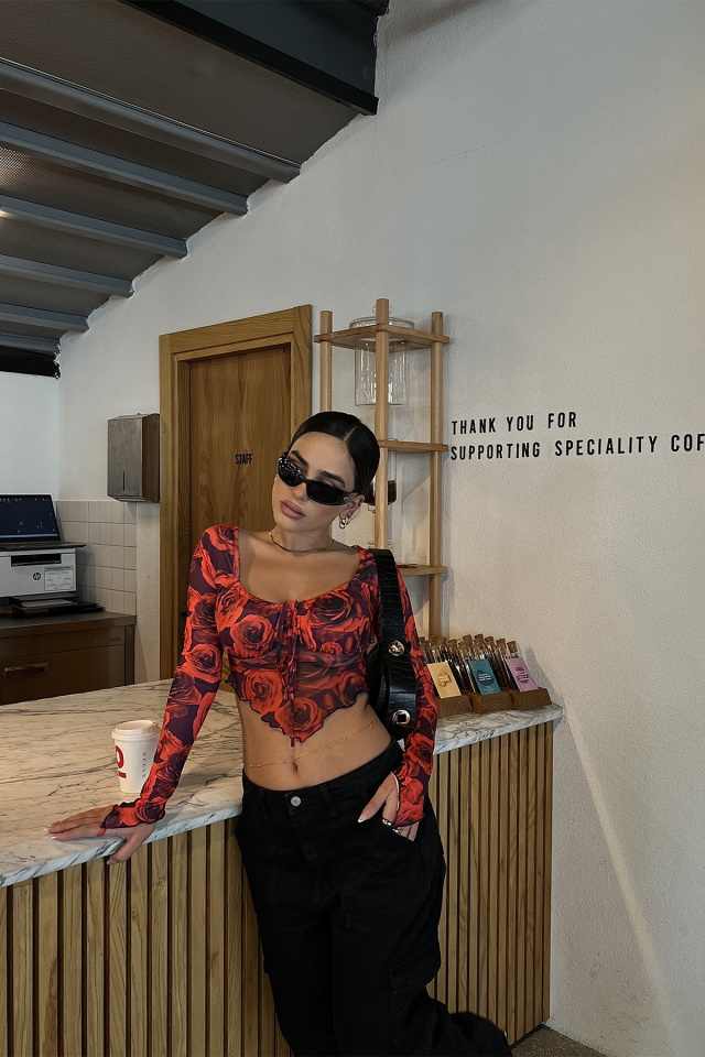 Kırmızı Tül Bağlamalı Crop Top -