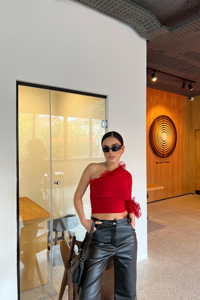 Kırmızı Tül Detay Crop Top