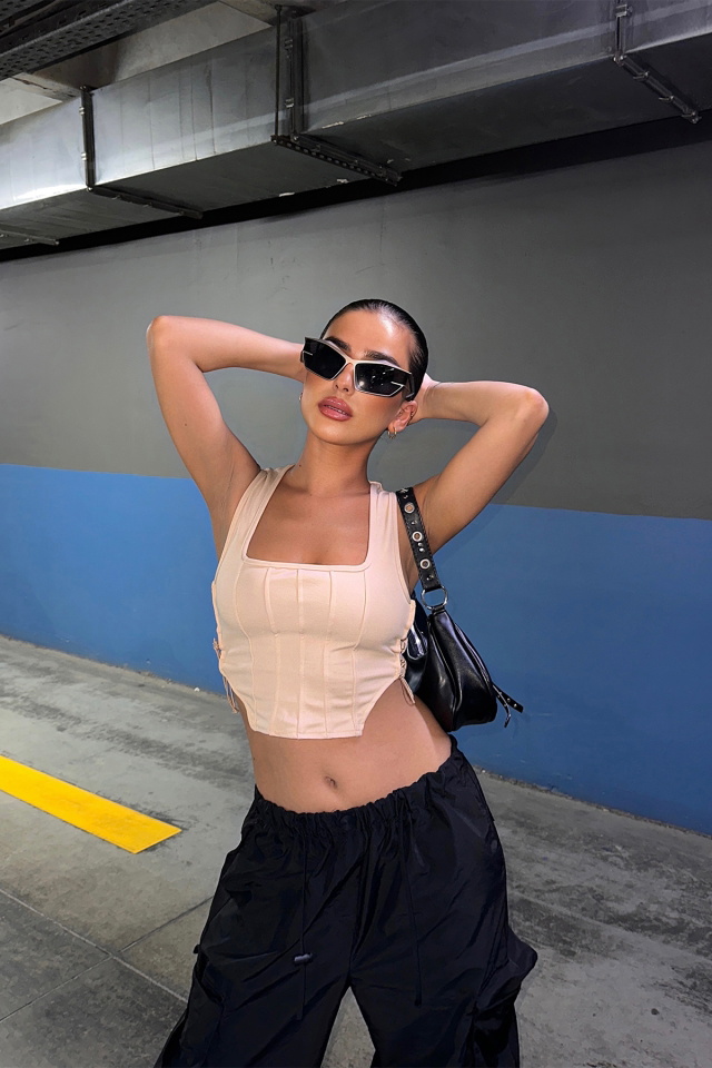 Krem Askılı Bağlamalı Crop Top -