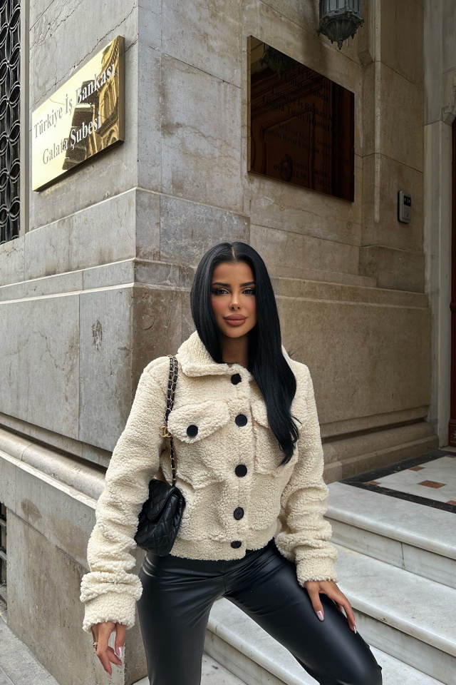Krem Cep Detay Düğmeli Ceket ATE-0234 