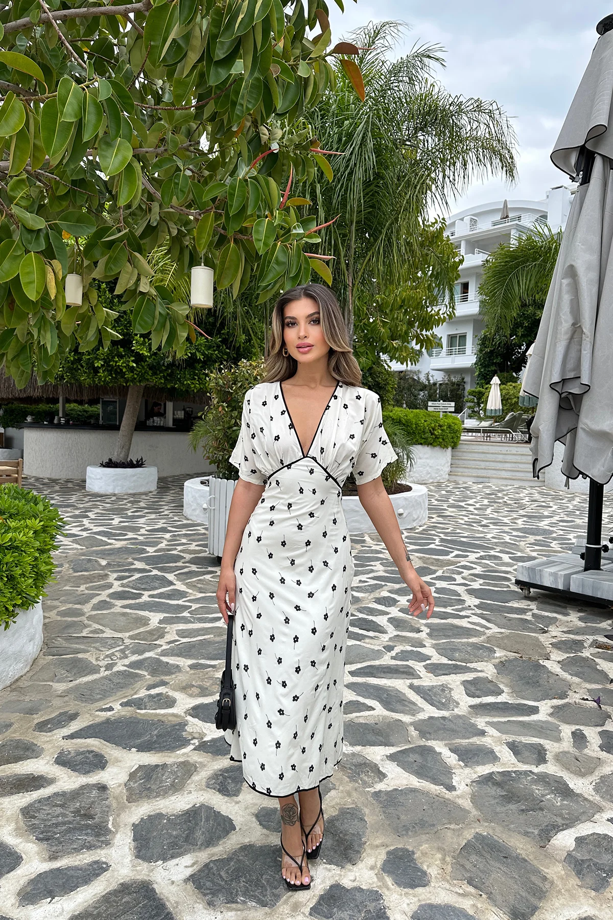 Krem Çiçek Desen Uzun Elbise ATE6339 - EYYO