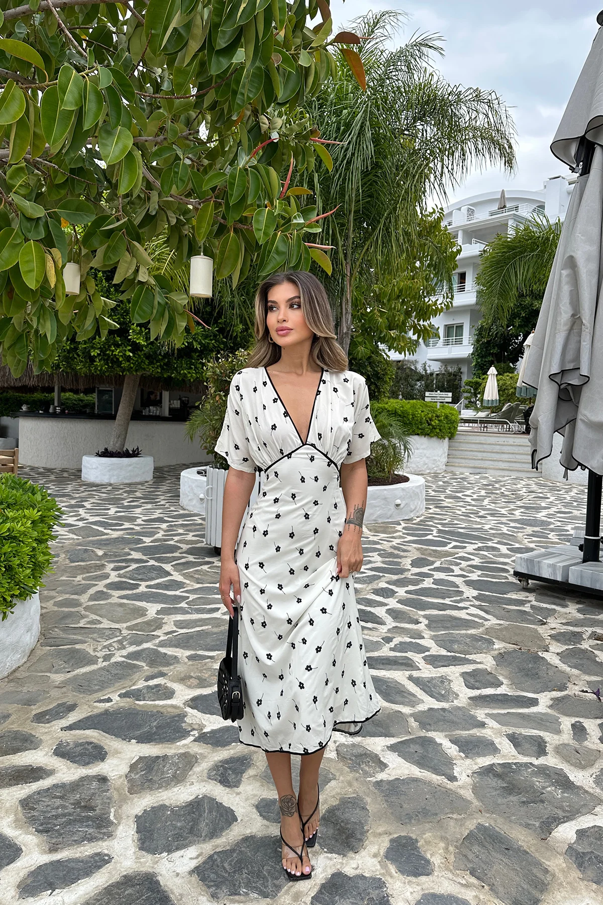 Krem Çiçek Desen Uzun Elbise ATE6339 - EYYO