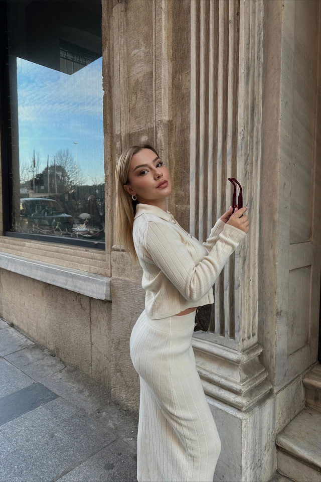 Krem Düğme Detay Takım ATE3915 - 2