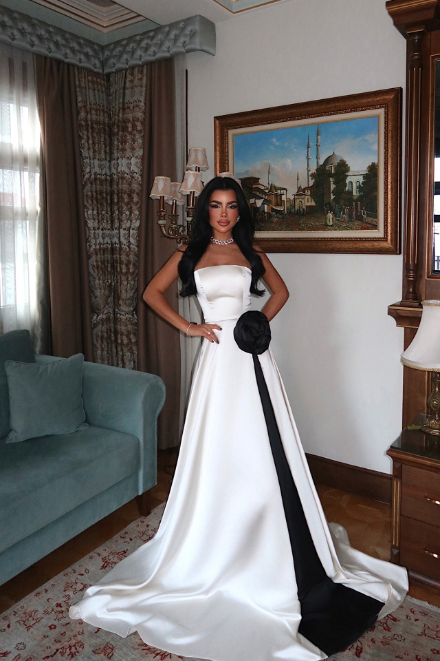 Krem Roseline Gül Detaylı Yırtmaçlı Abiye ATE-3718 - 2